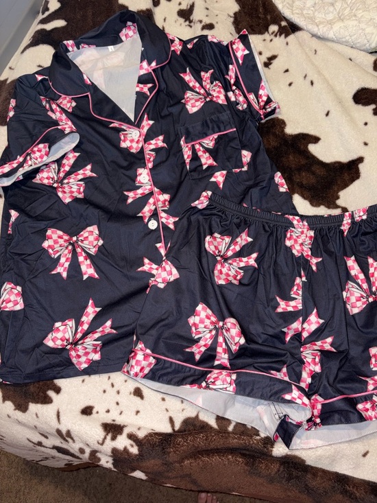 None Other - Women’s Short Sleeve Navy Pajama Set with Pink Bow Print